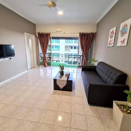 Perdana Serviced Apartment & Resorts Padang Mat Sirat Buitenkant foto