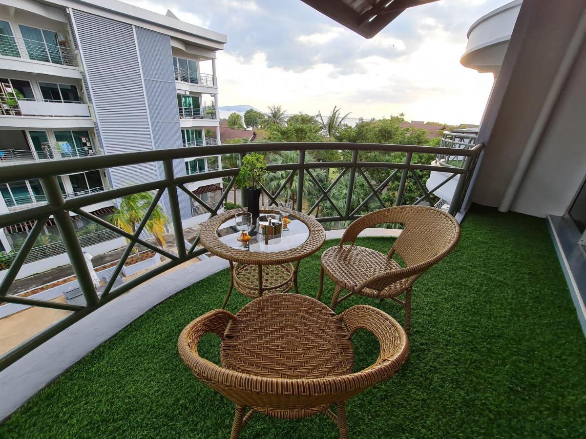 Perdana Serviced Apartment & Resorts Padang Mat Sirat Buitenkant foto