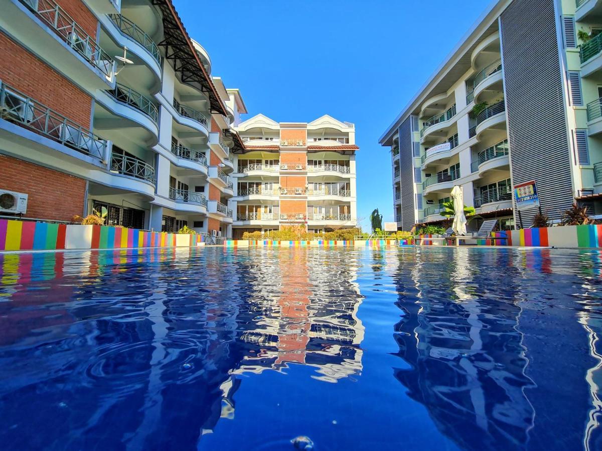 Perdana Serviced Apartment & Resorts Padang Mat Sirat Buitenkant foto