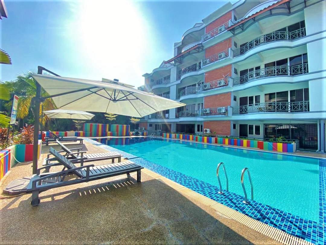 Perdana Serviced Apartment & Resorts Padang Mat Sirat Buitenkant foto