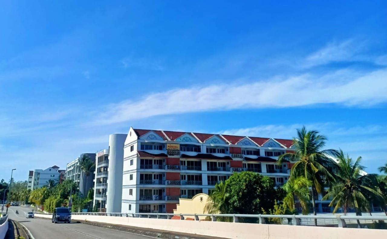 Perdana Serviced Apartment & Resorts Padang Mat Sirat Buitenkant foto