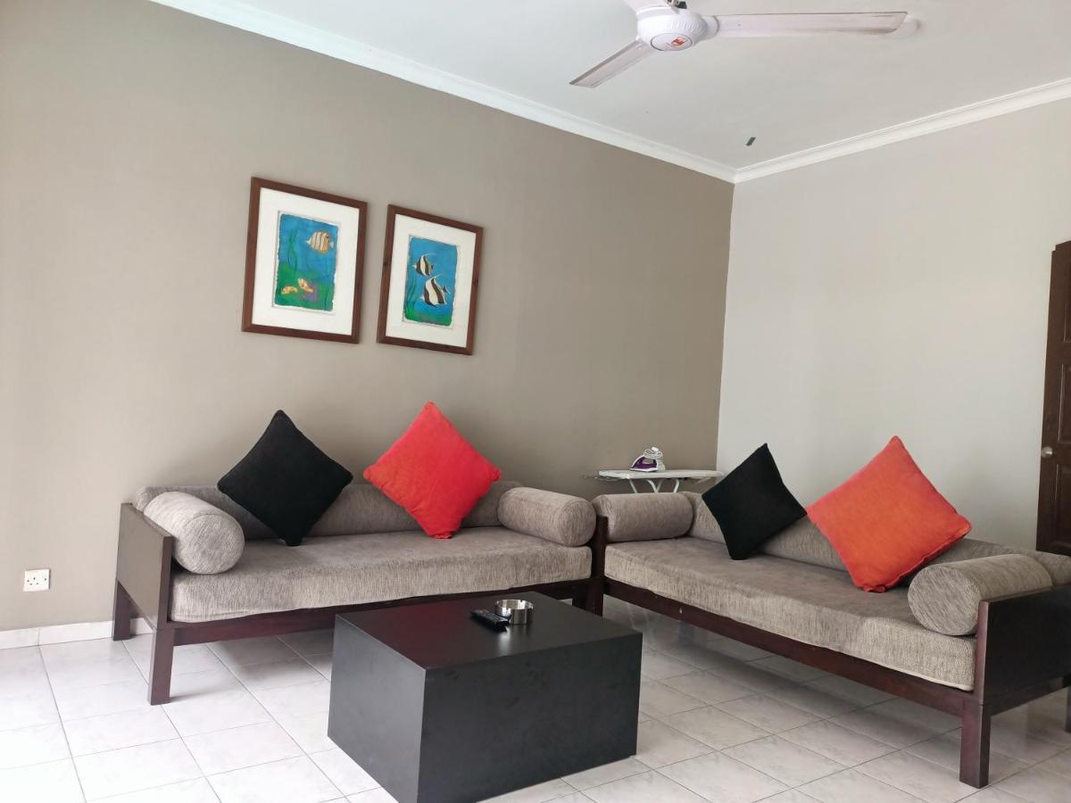 Perdana Serviced Apartment & Resorts Padang Mat Sirat Buitenkant foto