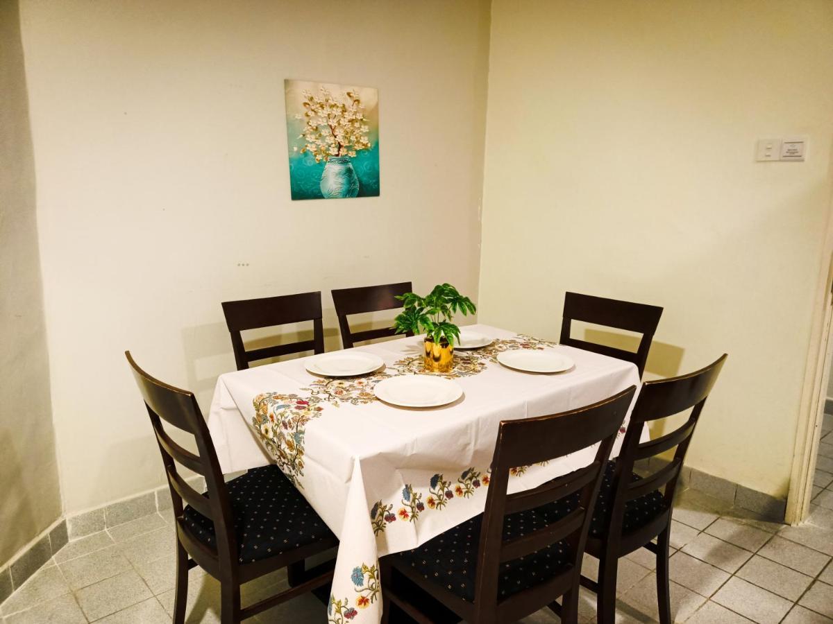 Perdana Serviced Apartment & Resorts Padang Mat Sirat Buitenkant foto