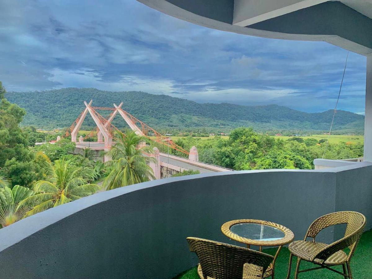 Perdana Serviced Apartment & Resorts Padang Mat Sirat Buitenkant foto
