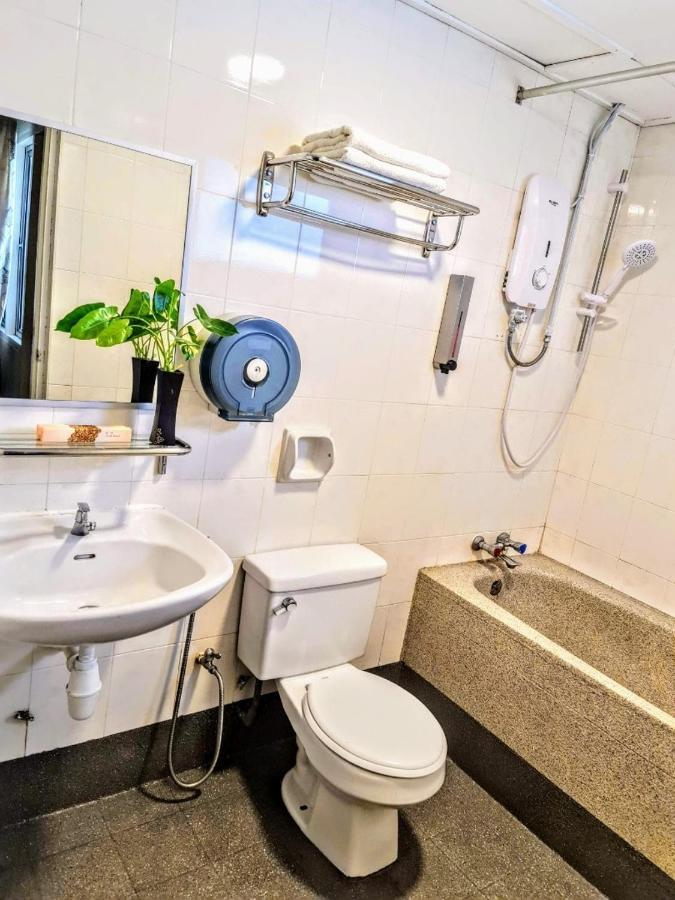 Perdana Serviced Apartment & Resorts Padang Mat Sirat Buitenkant foto
