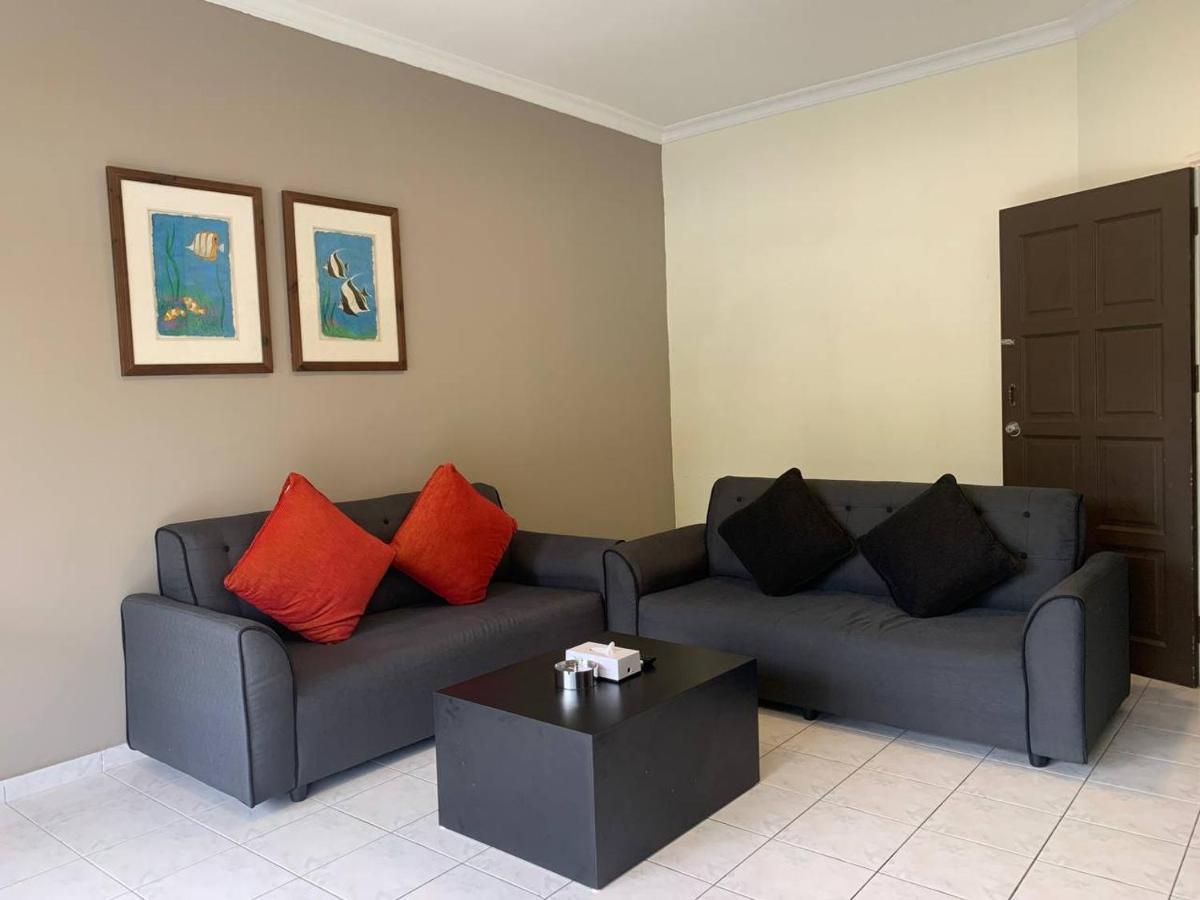 Perdana Serviced Apartment & Resorts Padang Mat Sirat Buitenkant foto