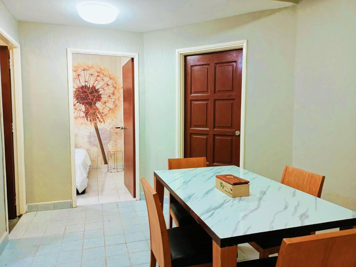 Perdana Serviced Apartment & Resorts Padang Mat Sirat Buitenkant foto