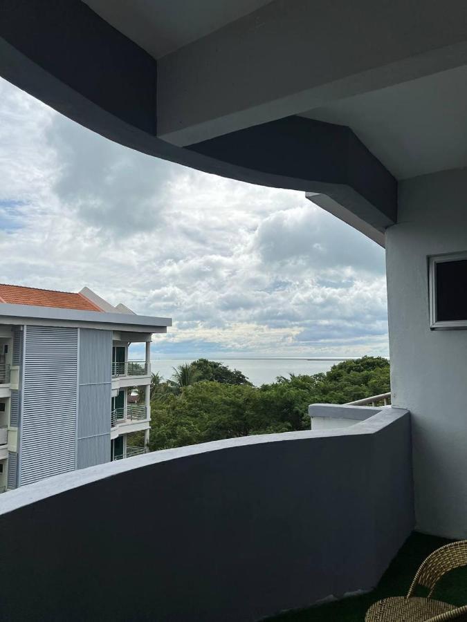 Perdana Serviced Apartment & Resorts Padang Mat Sirat Buitenkant foto