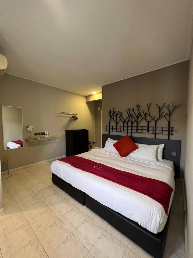 Perdana Serviced Apartment & Resorts Padang Mat Sirat Buitenkant foto