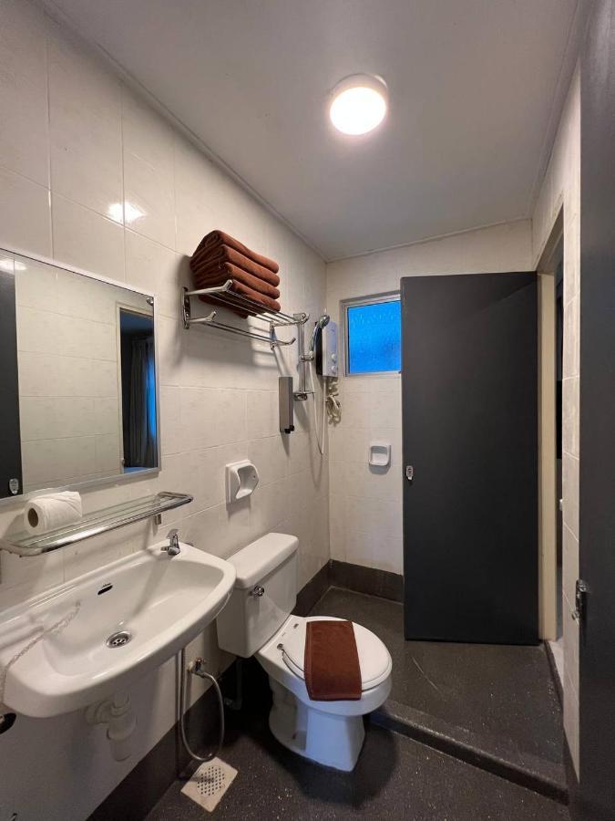 Perdana Serviced Apartment & Resorts Padang Mat Sirat Buitenkant foto