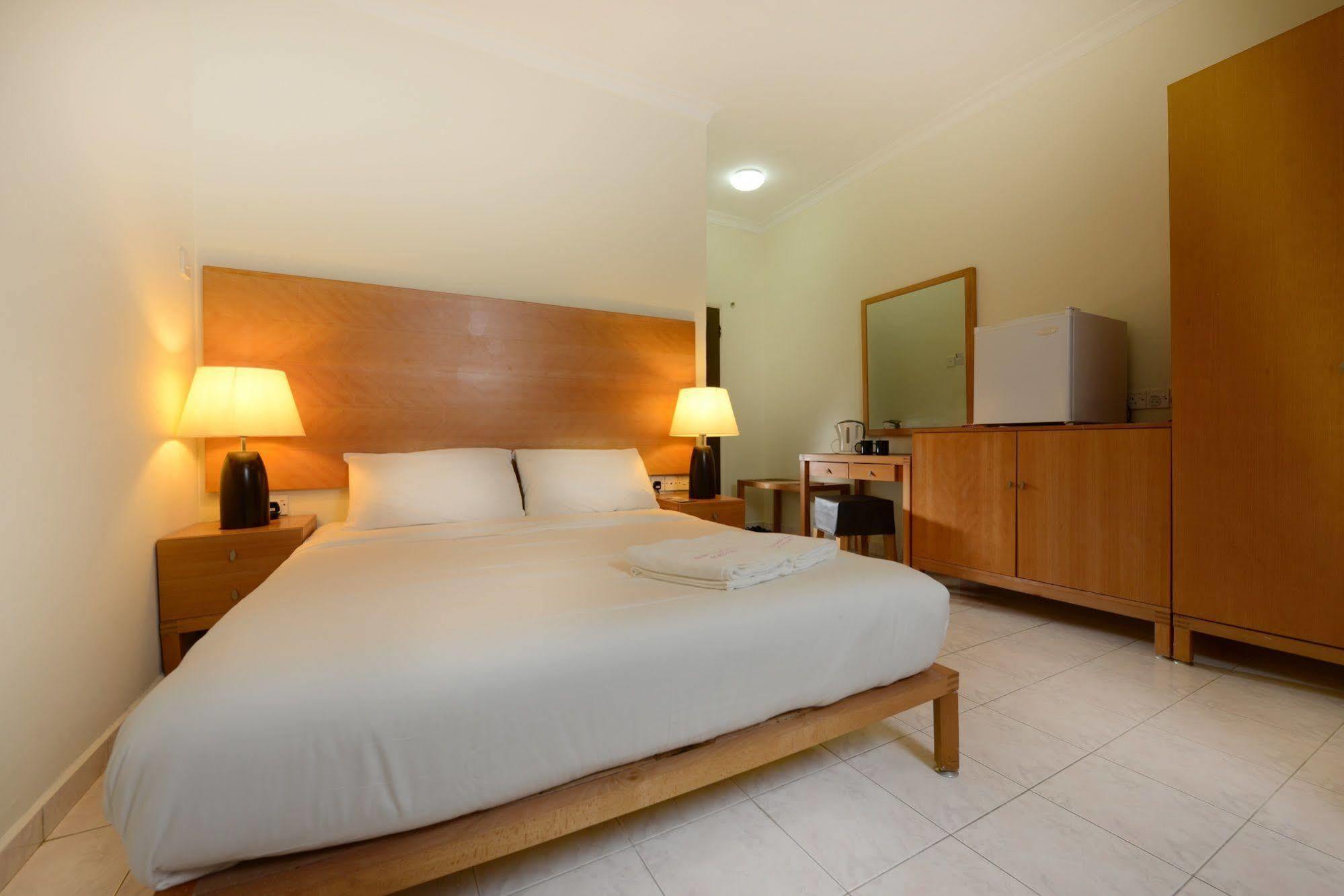 Perdana Serviced Apartment & Resorts Padang Mat Sirat Buitenkant foto