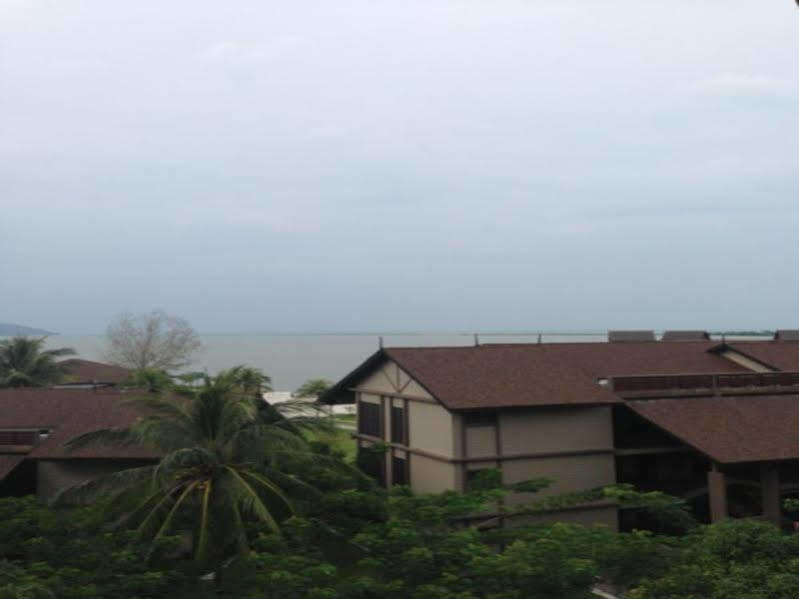 Perdana Serviced Apartment & Resorts Padang Mat Sirat Buitenkant foto