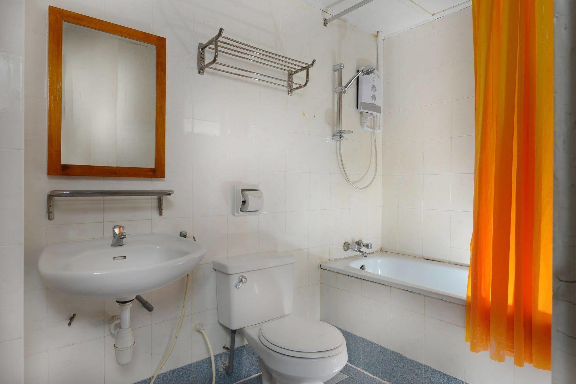 Perdana Serviced Apartment & Resorts Padang Mat Sirat Buitenkant foto
